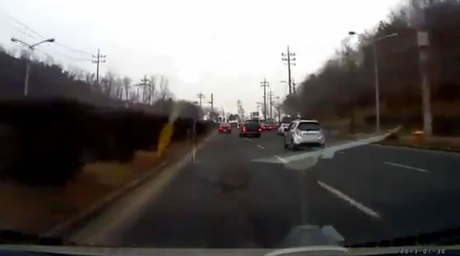 Cel mai violent accident din Asia iti va face parul maciuca! Cel mai violent accident din Asia iti va face parul maciuca!