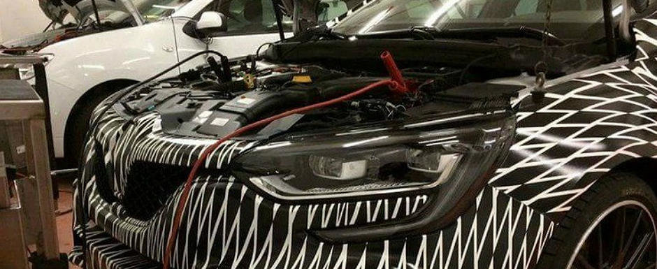 Cele mai noi imagini cu Megane RS ne arata motorul de 300 CP ascuns sub capota sportivei franceze. FOTO Cele mai noi imagini cu Megane RS ne arata motorul de 300 CP ascuns sub capota sportivei franceze. FOTO