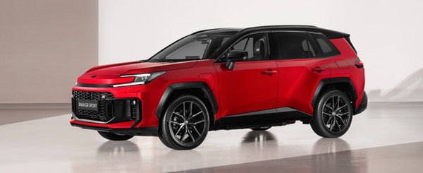 Celebra Toyota RAV4 a primit o noua generatie. Cea mai vanduta masina din 2021 ofera acum 304 cai putere in varianta de top