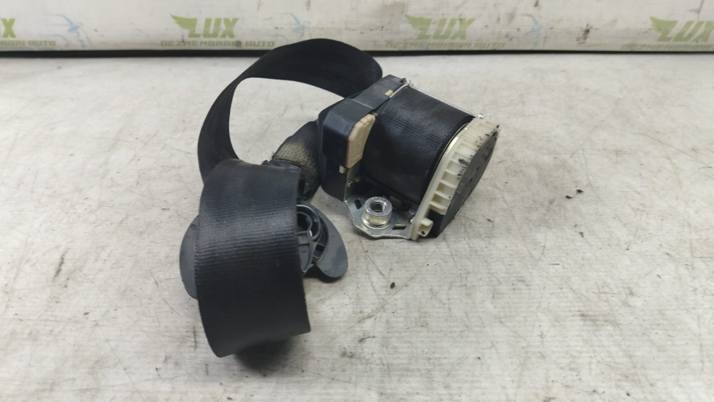 Centura de siguranta dreapta spate 1t0857806 Volkswagen VW Touran [facelift] [2006 - 2010] 2.0 TDI BMM