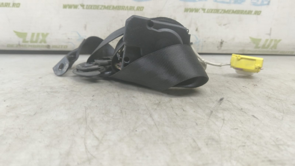 Centura de siguranta stanga fata 33014052 Volkswagen VW Touran [facelift] [2006 - 2010] 2.0 TDI BMM