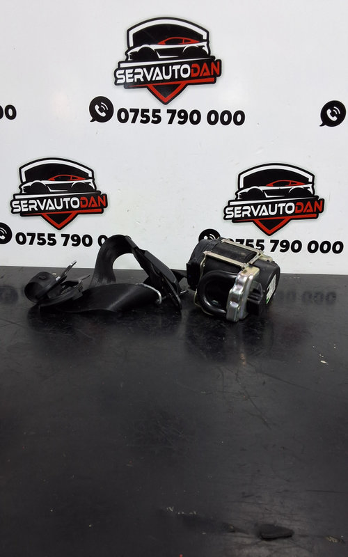 Centura dreapta fata Audi A4 (2015-2019) [8W2, B9] 2.0 Motorina 2016, 8W0857706