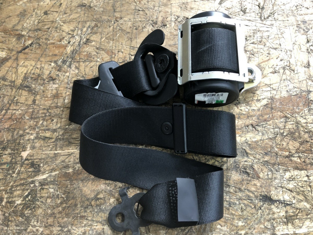 Centura dreapta fata BMW F11 F10 combi 2012 (610126200)