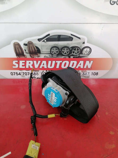 Centura dreapta fata Toyota Yaris (2005->) 1.0 Benzina 2017