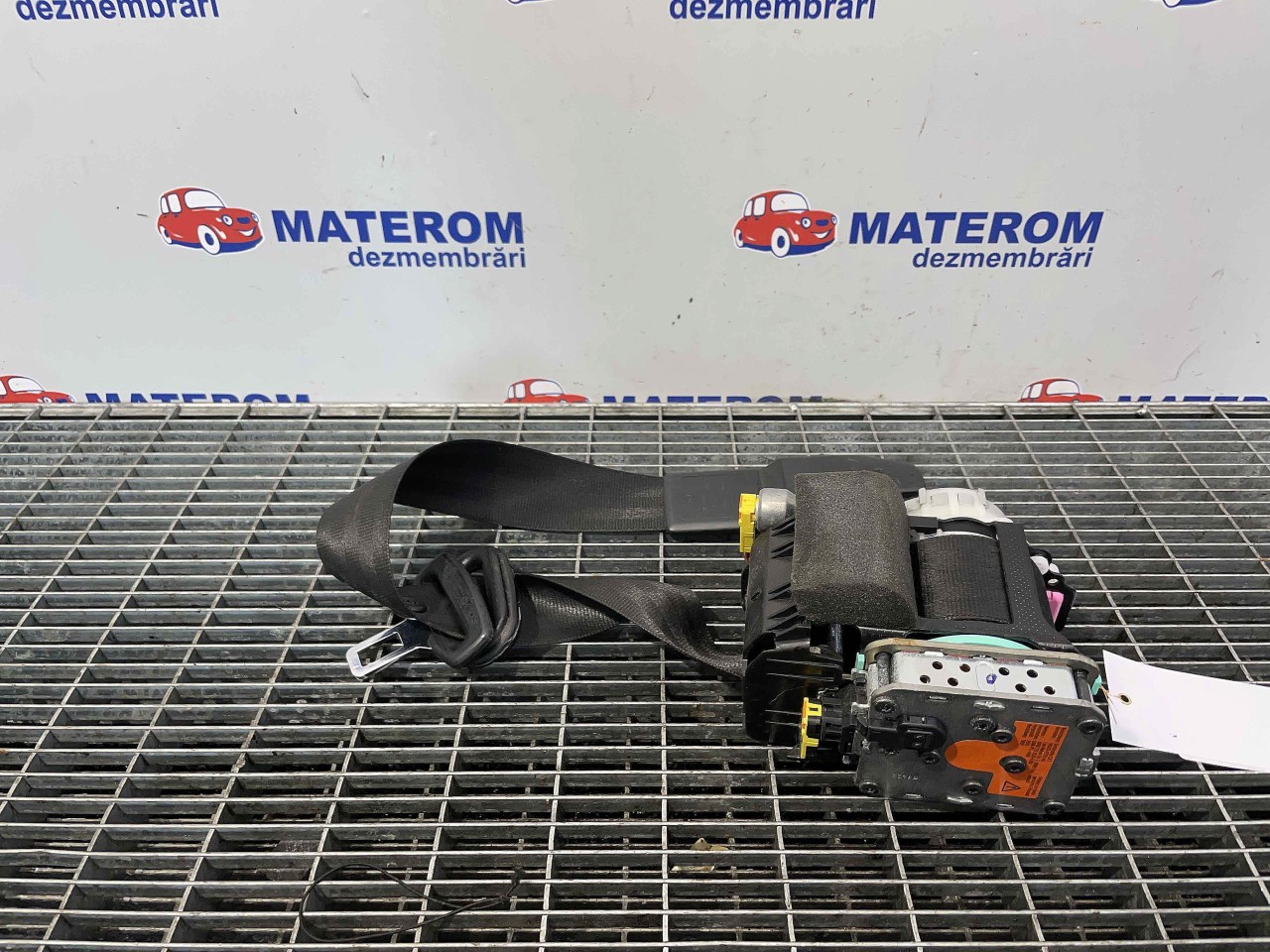 CENTURA FATA DREAPTA AUDI A4 A4 - - (2012 2015)