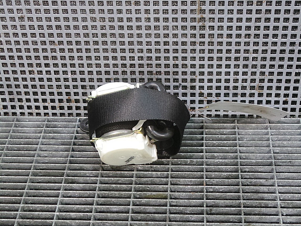 CENTURA FATA DREAPTA FORD FOCUS - - (2004 2008)