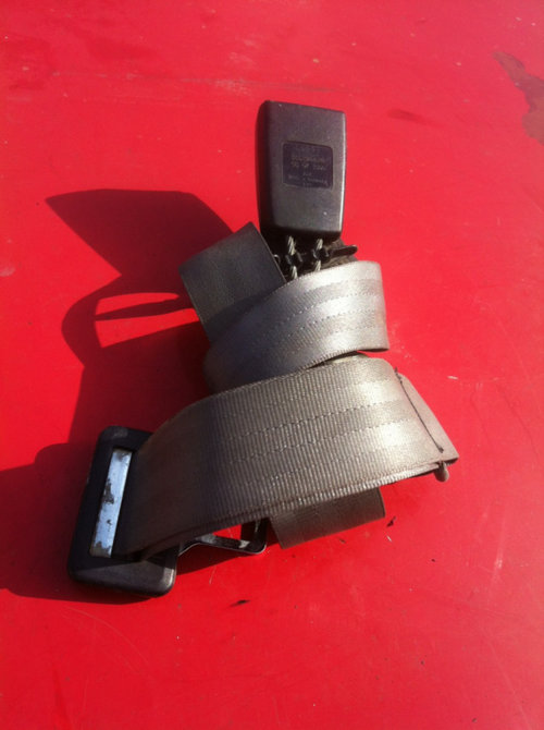 Centura mijloc spate Audi A4 B5 [facelift] [2000 - 2001] Sedan 1.9 TDI MT (90 hp) (8D2 B5)