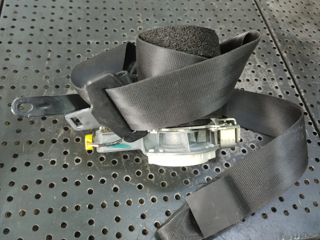 Centura siguranta dreapta fata ford fiesta 6 34053704c1 model 2 usi
