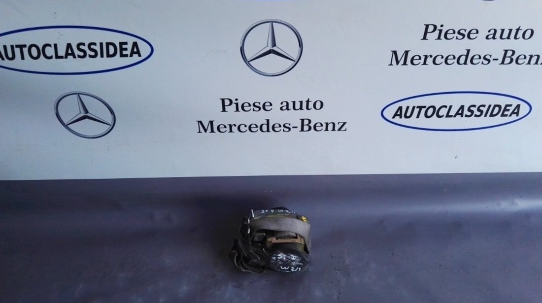 Centura siguranta dreapta fata Mercedes E class w211 A2118600185 gri
