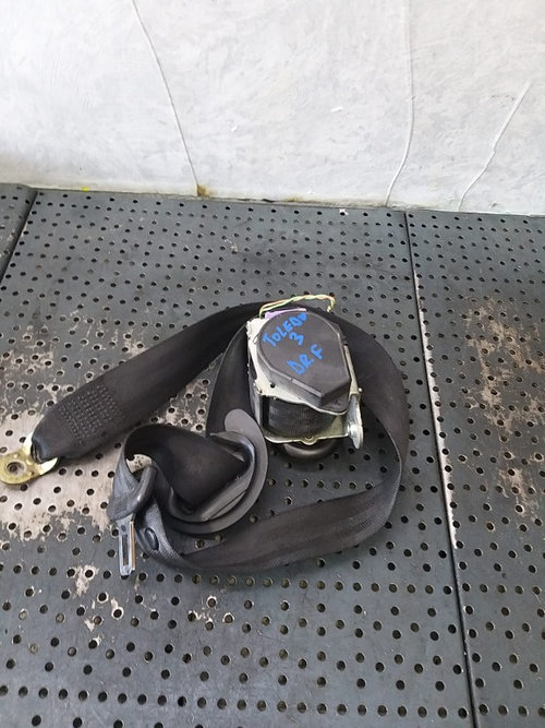 Centura siguranta dreapta fata seat toledo 3 5p0857706b