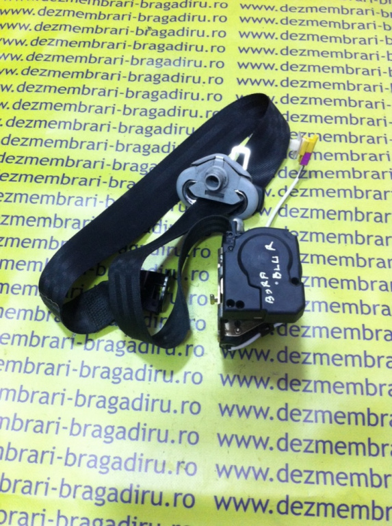 Centura siguranta dreapta fata Volkswagen VW Bora [1998 - 2005] Sedan 1.6 16V MT (105 hp) (1J2)