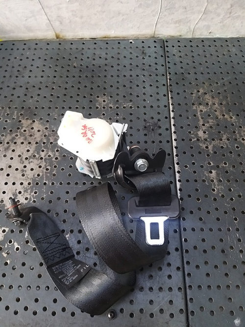 Centura siguranta dreapta spate hyundai i20 898201j000