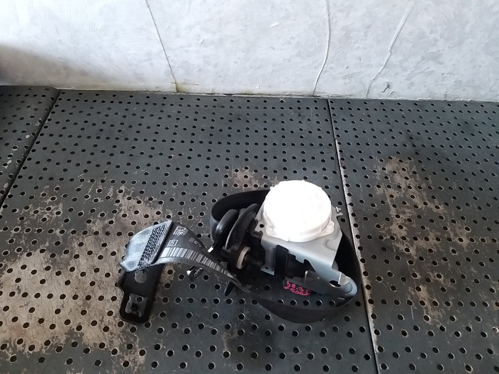 Centura siguranta dreapta spate peugeot 5008 2 34198421b