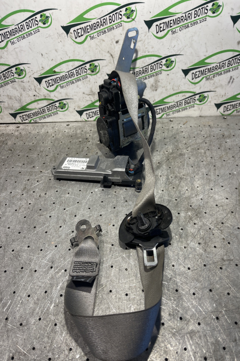 Centura siguranta fata stanga 615364700B BMW Seria 7 F01/F02 [2008 - 2012] Sedan 730d AT (245 hp)