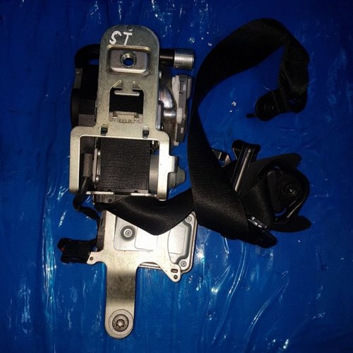 Centura siguranta stanga fata cod 615274900 mercedes c-classe w204