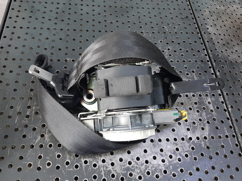 Centura siguranta stanga fata ford fiesta 6 34053703c1 model 2 usi