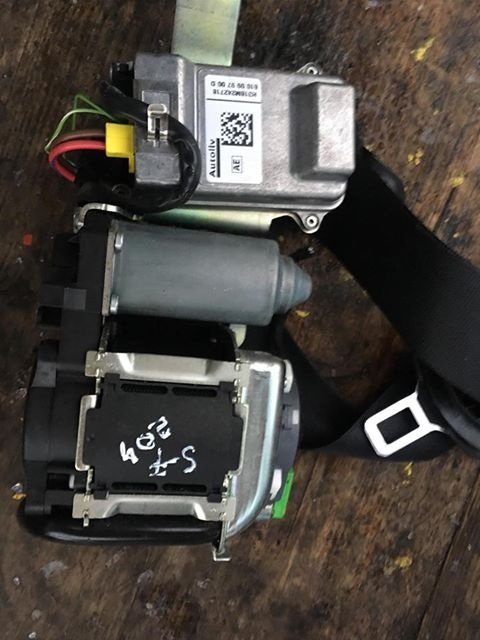 Centura siguranta stanga fata Mercedes C class w204 2007