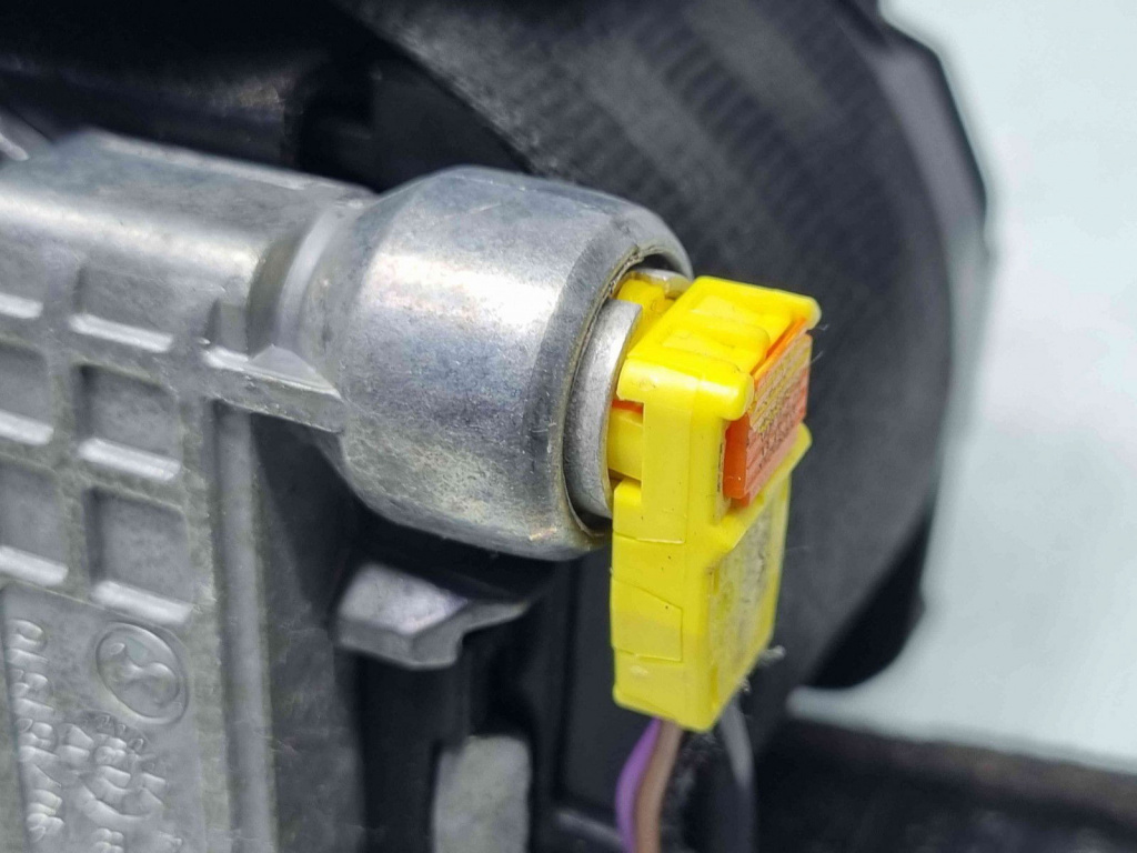 Centura stanga fata Audi A6 (4G2, C7) [Fabr 2012-2017] 4G8857705B