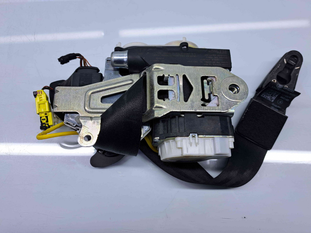 Centura stanga fata Audi A7 Sportback (4GA) [Fabr 2011-2017] 4G8857705C