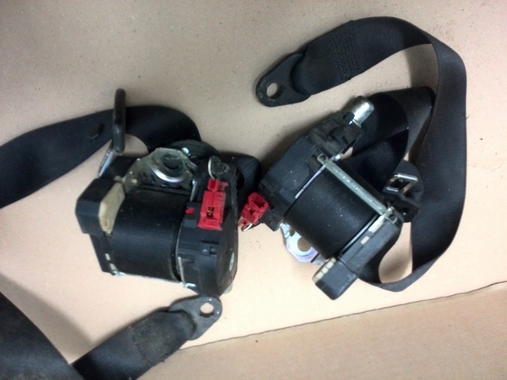 CENTURA STANGA sau DREAPTA + CAPSA SMART FORTWO 451 2007...2014