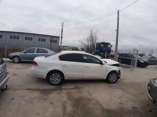 Centuri siguranta spate Volkswagen Passat B7 2012 berlina 1.6 tdi