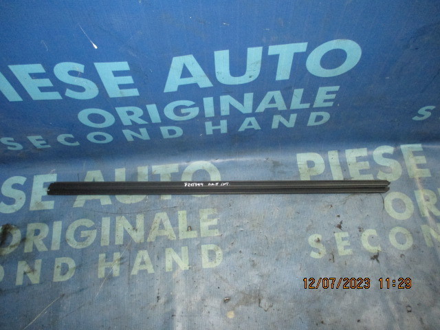 Cheder geam BMW F25 X3 2011;  7205718 (perii interior fata)