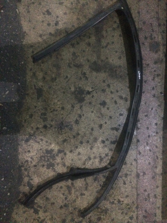 Cheder geam dreapta spate Volkswagen VW Golf 5 [2003 - 2009] Hatchback 5-usi 2.0 TDI MT (140 hp) V (1K1) Cod motor BKD