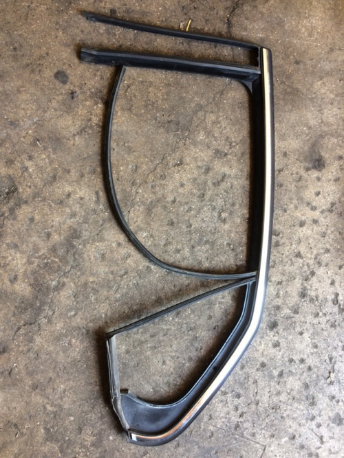 Cheder geam stanga spate Volkswagen VW Jetta 5 [2005 - 2011] Sedan 4-usi 2.0 TDI MT (140 hp) (1K2)