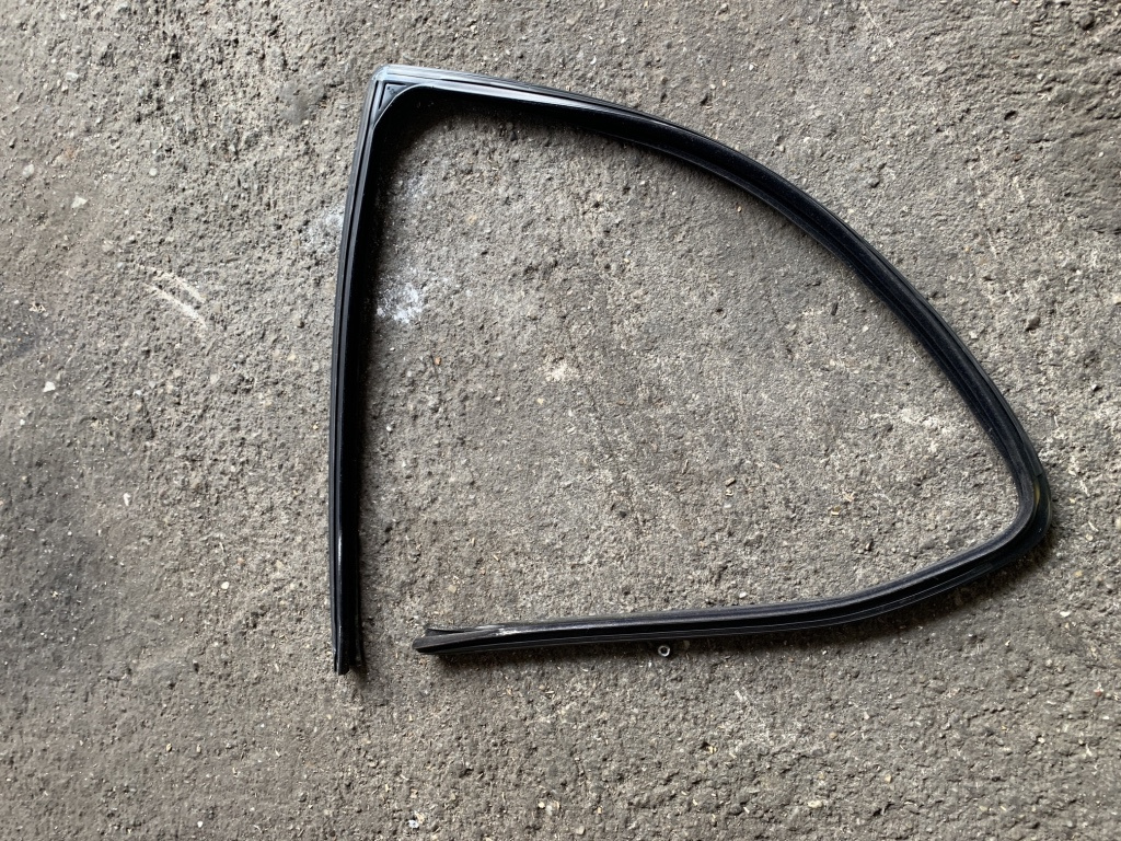 Cheder geam usa dreapta spate Mercedes-Benz A-Class W169 [2004 - 2008] Hatchback 5-usi A 170 Autotronic (116 hp) 1.7 - 266.940