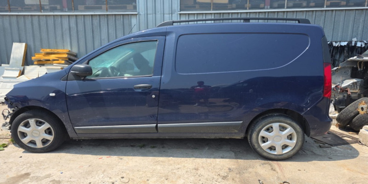 Cheder geam usa fata dreapta Dacia Dokker [facelift] [2017 - 2020] Compactvan Stepway Motor 1.5 DCI Adblue an 2020 120000 km