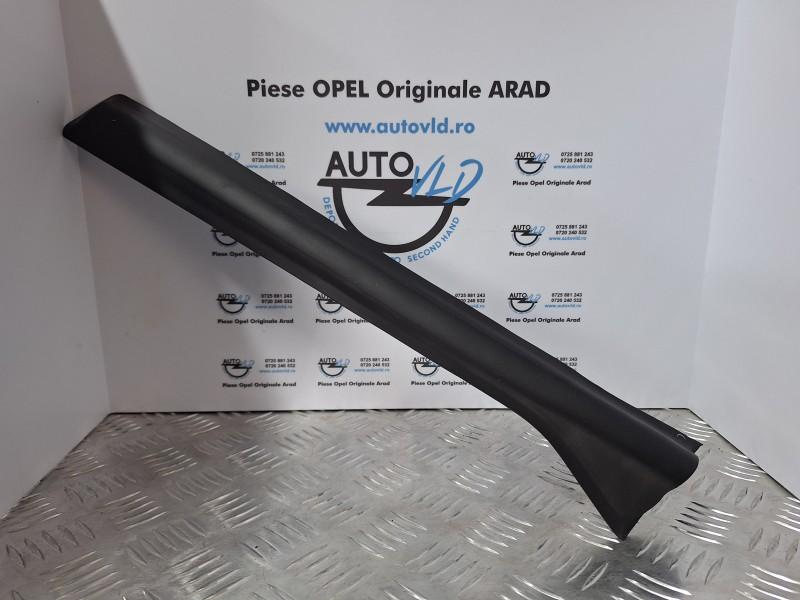 Cheder stalp dreapta fata original Opel Astra H facelift 2007-2010 13123711