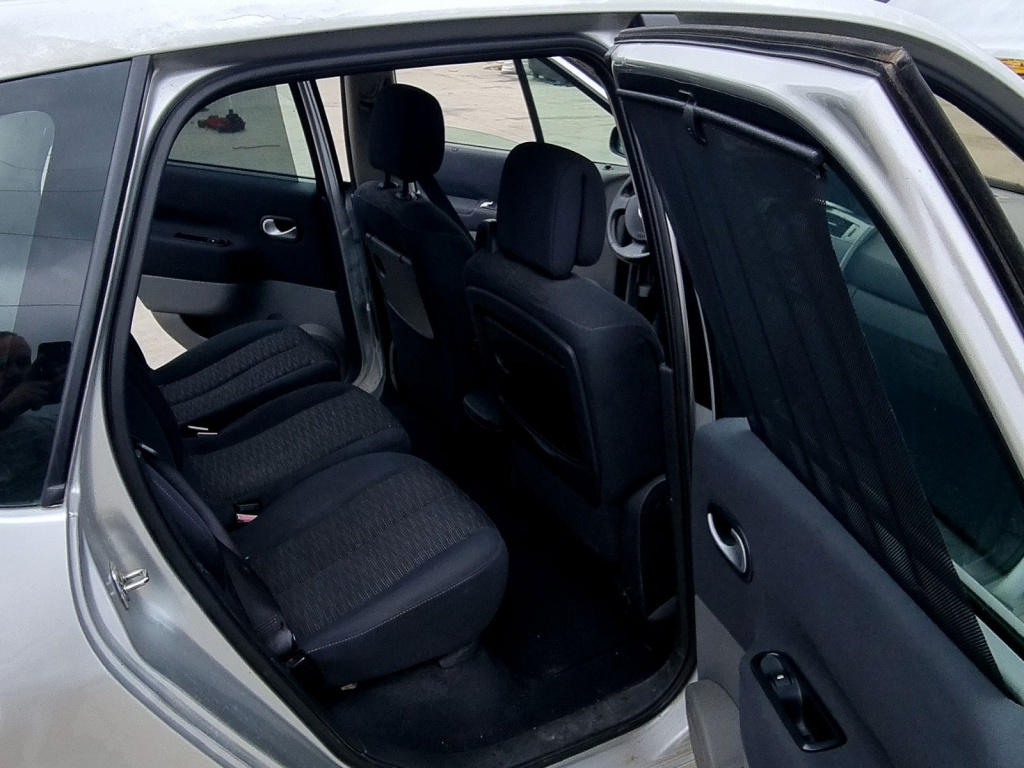 Cheder usa dreapta spate Renault Scenic 2 [Fabr 2003-2008] 1.5 DCI K9K734 76KW / 103CP