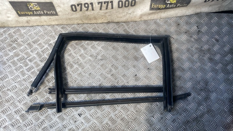 Cheder usa dreapta spate VW Polo 6R an 2017 cod 6R6839480B