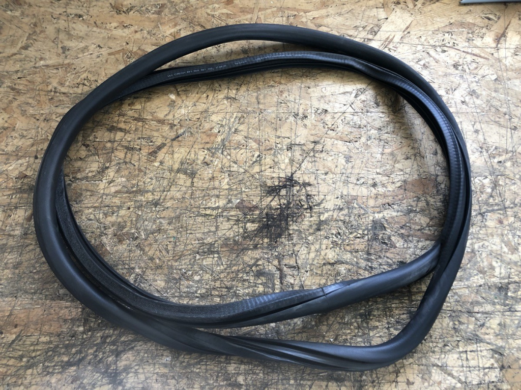 Cheder usa fata GOLF 6 GTD hatchback 2011 (5K6867913)