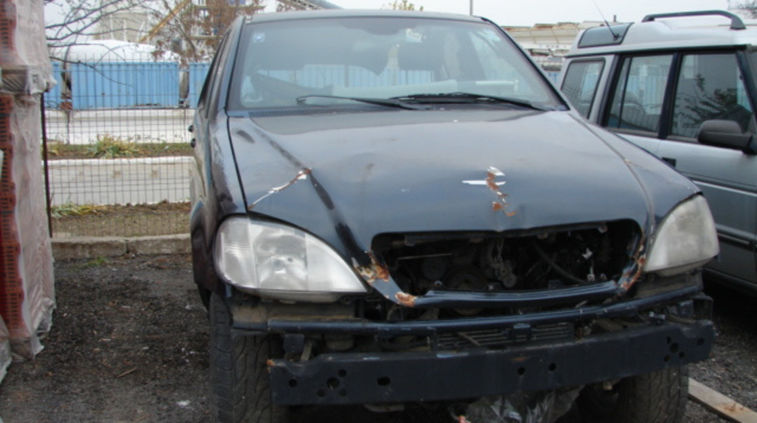 Cheder usa stanga spate Mercedes-Benz M-Class W163 [1997 - 2001] Crossover 5-usi (W163) V8 4.0 CDI