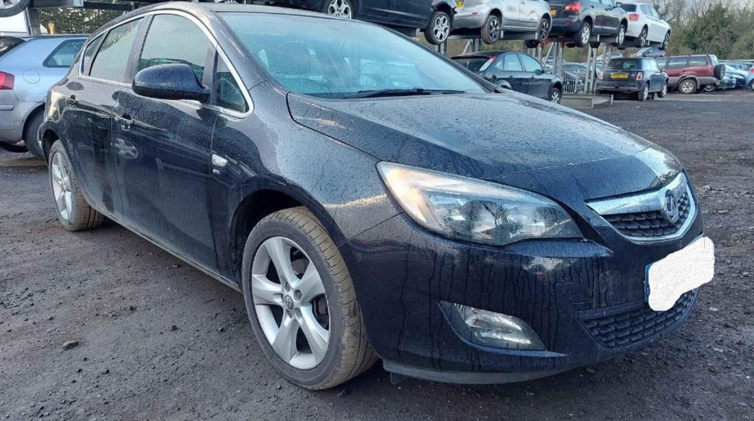 Chedere Opel Astra J 2011 HATCHBACK 1.4i A14XER