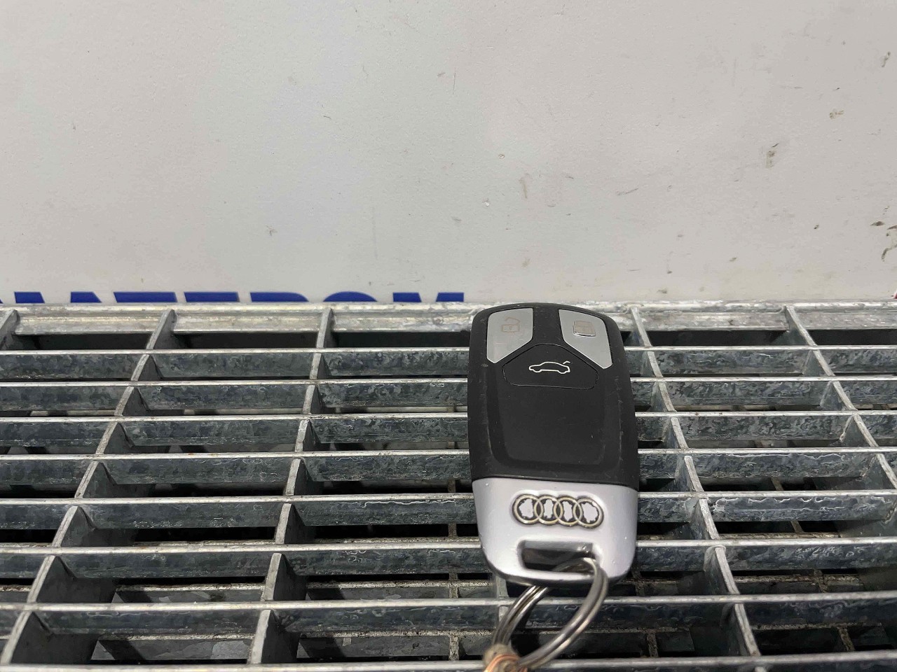 CHEIE CONTACT AUDI A4 A4 - - (2015 2018)