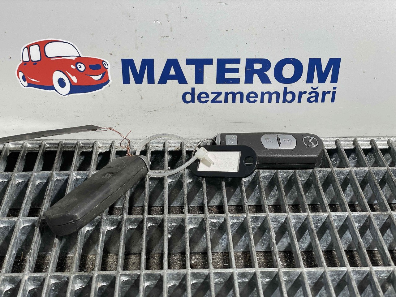 CHEIE CONTACT MAZDA 3 3 - - (2013 2018)