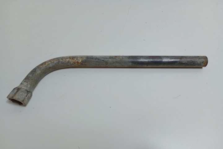 Cheie roata rezerva A16414533431 Alfa Romeo 147