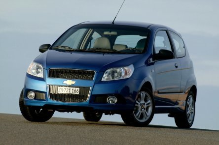 Chevrolet Aveo cu trei usi