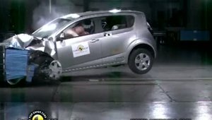 Chevrolet Aveo hatchback - Crash Test by EuroNCAP