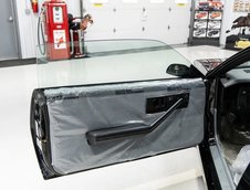 Chevrolet Camaro IROC-Z cu 17 kilometri la bord