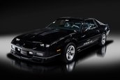 Chevrolet Camaro IROC-Z cu 17 kilometri la bord