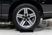 Chevrolet Camaro IROC-Z cu 17 kilometri la bord