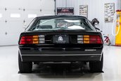 Chevrolet Camaro IROC-Z cu 17 kilometri la bord