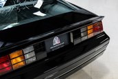 Chevrolet Camaro IROC-Z cu 17 kilometri la bord