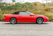 Chevrolet Camaro SS Convertible 35th Anniversary Edition cu 366 de kilometri la bord