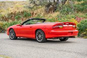 Chevrolet Camaro SS Convertible 35th Anniversary Edition cu 366 de kilometri la bord