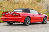 Chevrolet Camaro SS Convertible 35th Anniversary Edition cu 366 de kilometri la bord