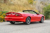Chevrolet Camaro SS Convertible 35th Anniversary Edition cu 366 de kilometri la bord